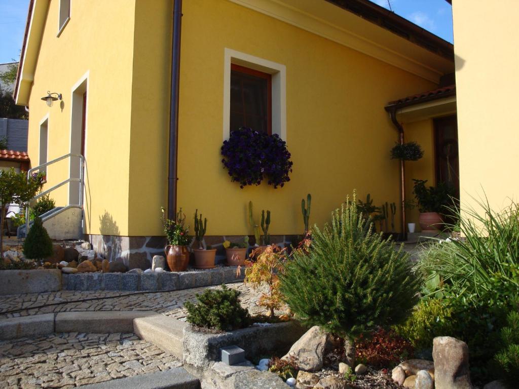 Augsten Apartment